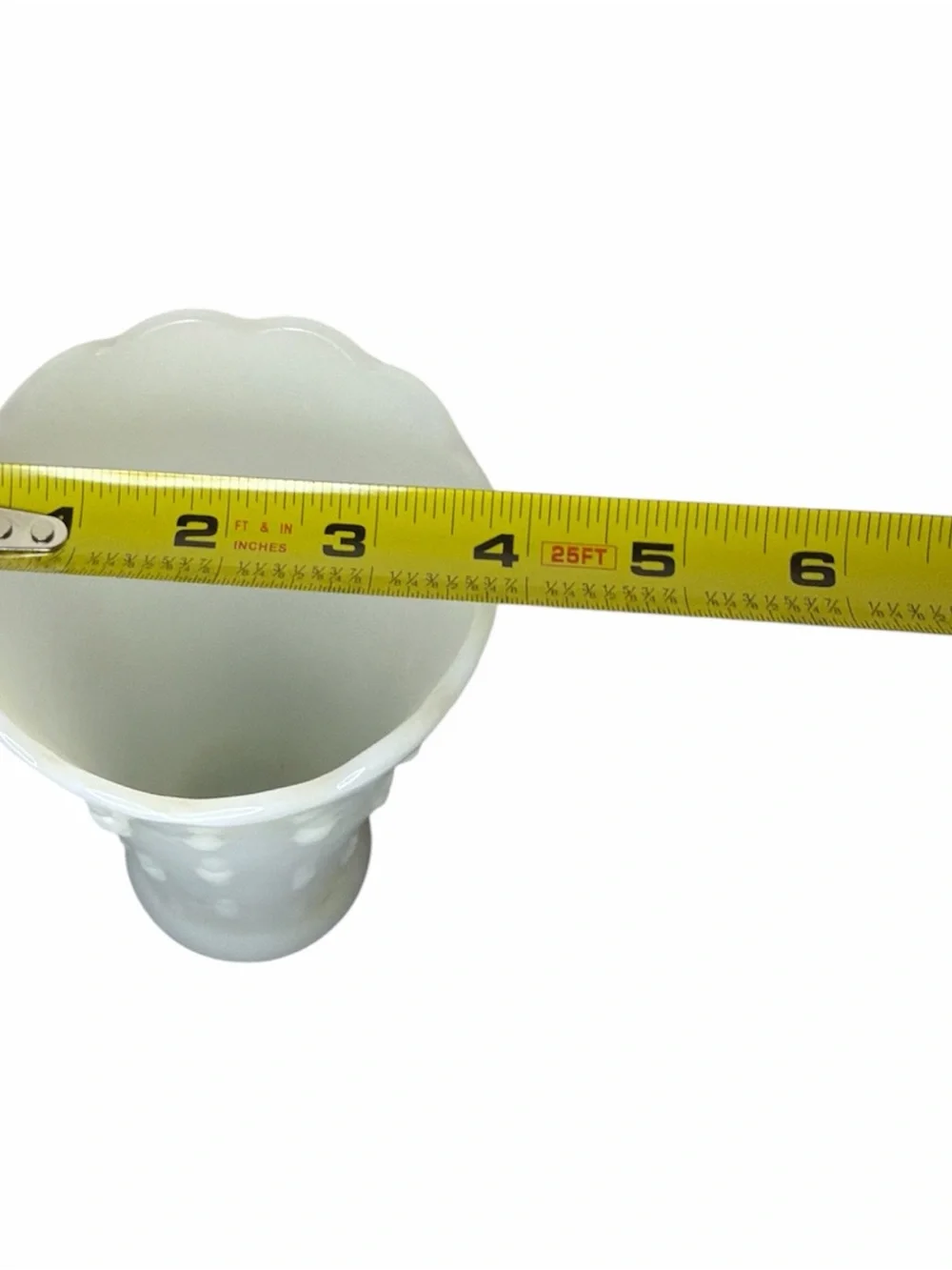 Vintage Anchor Hocking Milk Glass ‘’Teardrop and Pearl’’ Scalloped Edge Vase 7’’